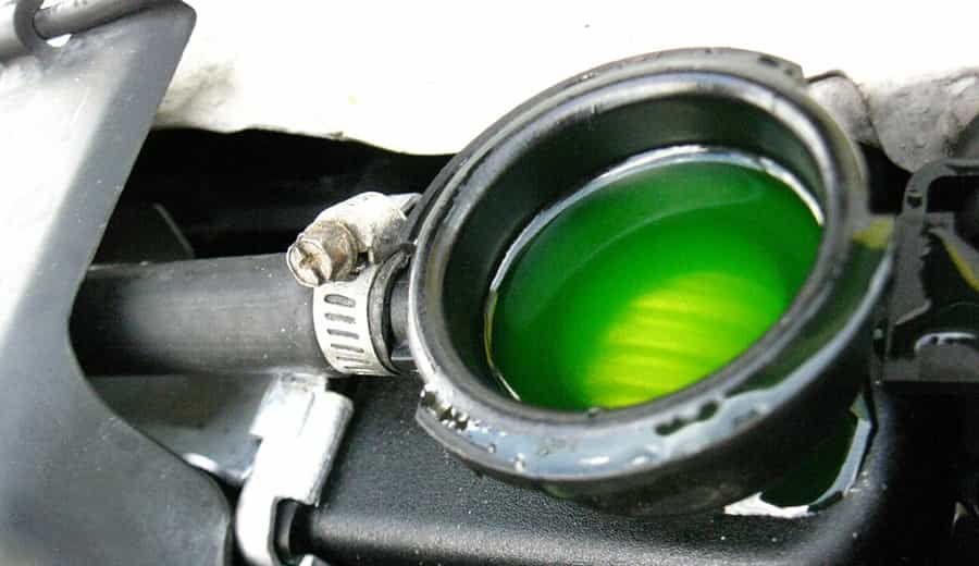 Penyebab Radiator Mobil Bocor