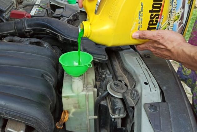 Apa Benar, Mesin Motor Lebih Cepat Panas daripada Mesin Mobil?